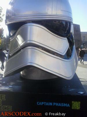 Casco de las esculturas de Star Wars en Madrid