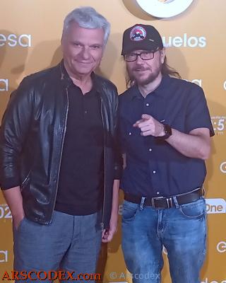 Santiago Segura acompañado en la premiere del filme @buelos en Madrid